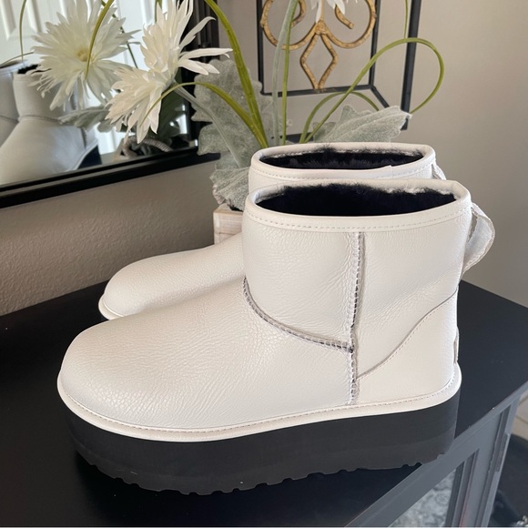UGG Classic Mini Platform Ultra Matte White Leather - Picture 2 of 11